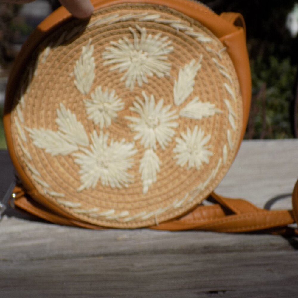 Weaved Vinyl Small Purse  HOBO *